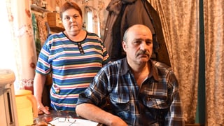 Mann und Frau mit traurigem Blick Mann und Frau mit traurigem Blick