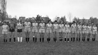 Frauenteam, Schwarzweissaufnahme Frauenteam, Schwarzweissaufnahme