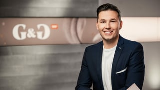 Junger Mann in Fernsehstudio Junger Mann in Fernsehstudio