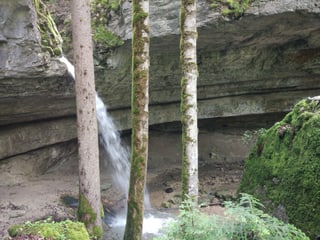 Ein Wasserfall im Jura.