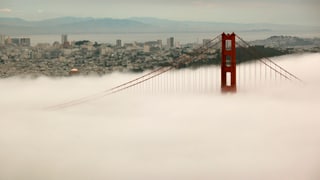 Golden Gate Bridge in den Wolken