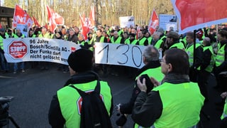 Vor dem Bosch-Hauptsitz in der Nähe von Stuttgart verliehen die Scintilla-Mitarbeiter ihrem Unmut Ausdruck.