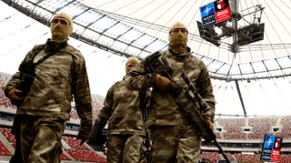 Zeigen vor dem Nato-Gipfel, was sie können: Soldaten im Stadion in Warschau.