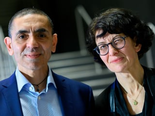 Porträt der beiden Biontech-Gründer Ugur Sahin und Oezlem Tuereci 