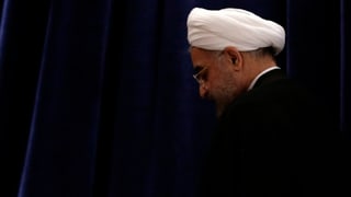 Irans Präsident Hassan Ruhani in einer Aufnahme von hinten.