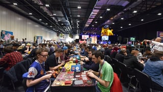 An internationalen Wettkämpfen wie diesem 2017 in London nehmen Hunderte von Spielern teil.