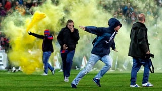 Nach der letzten Begegnung zwischen Aarau und Basel randalierten Basler Fans auf dem Brügglifeld.