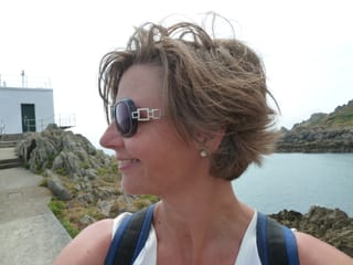 Martina Bernasconi mit Sonnenbrille 
