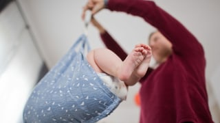 Baby in einer Hängematte Baby in einer Hängematte