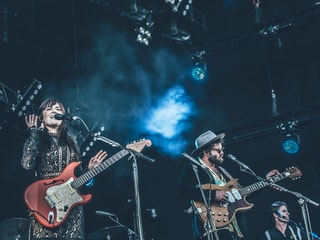Angus & Julia Stone.
