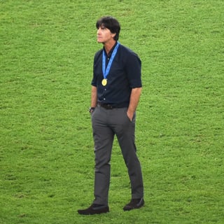 Joachim Löw alleine auf dem Rasen des Maracana. Joachim Löw alleine auf dem Rasen des Maracana.