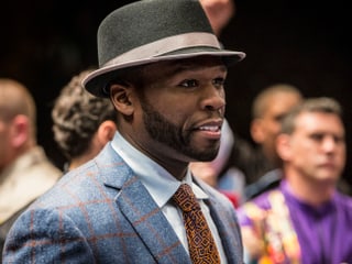 Nahaufnahme von Gangsta-Rapper 50 Cent als schmieriger Boxpromoter Jordan Mains.