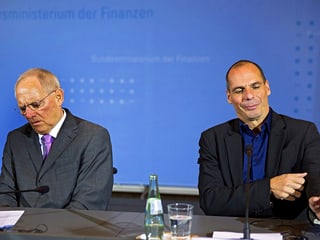Wolfgang Schäuble (linke Seite) und Giannis Varoufakis