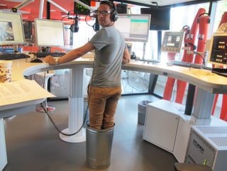 Abkühlung im Studio: Adi Küpfer. Abkühlung im Studio: Adi Küpfer.