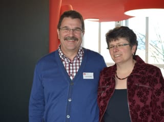 Yves Thomet mit Ehefrau Christine im Studio von Radio SRF 1.