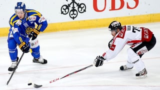 Team Canada, im Bild Travis Roche Vorjahres-Final gegen Davos, muss ohne Schützenhilfe aus der NHL auskommen. 