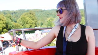 Tina Nägeli auf dem Riesenrad am Heitere Open Air. 