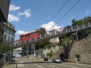 Die Polybahn in Zürich. Eine Standseilbahn mitten in der Stadt Zürich.