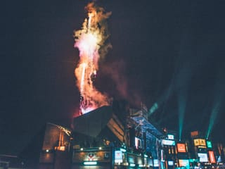 Feuerwerk über der Bühne
