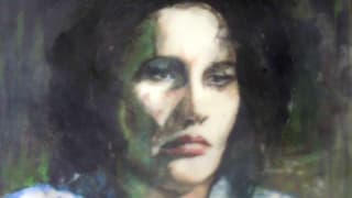 leicht unscharf gemaltes Bild einer Frau mit schwarzen Haaren