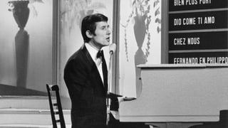 Der Sänger, Pianist und Komponist Udo Jürgens tritt am 5. Maerz 1966 in Luxemburg für Österreich mit dem Lied «Mercie, Cherie» am Grand Prix Eurovision de la Chanson auf und gewinnt. 