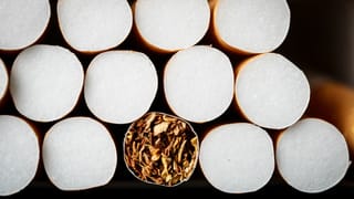 Die britische BAT übernimmt den US-Marktführer Reynolds und löst damit Philip Morris an der Spitze ab. Die britische BAT übernimmt den US-Marktführer Reynolds und löst damit Philip Morris an der Spitze ab.