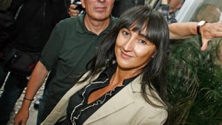 Junge Frau mit schwarzen Haaren. Junge Frau mit schwarzen Haaren.