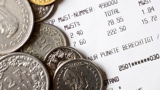 Geld und Kassenzettel Geld und Kassenzettel