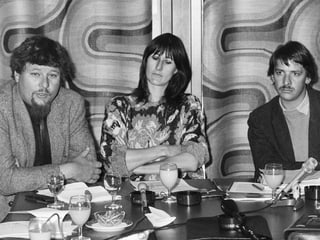 Nationalräte Francois Borel, Francoise Pitteloud und Paul Rechsteiner bei einer Pressekonferenz zur Unterstützung der Sahraouischen Bevoelkerung im November 1986