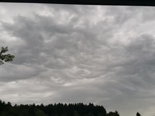 Wellen in den Wolken