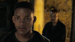 Der computeranimierte 23-jährige Will Smith steht vor dem 50-jährigen. Der computeranimierte 23-jährige Will Smith steht vor dem 50-jährigen.