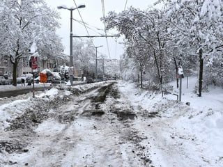 verwaiste Tramlinie im Schnee