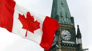 Die kanadische Flagge auf dem Parliament Hill in Ottawa.