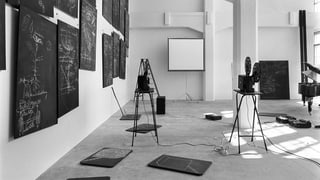 Halle der neuen Kunst: Die Installation von Joseph Beuys.