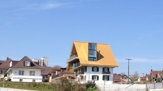 Zu viel Glanz: Das goldene Dach von Olten muss matt werden. Zu viel Glanz: Das goldene Dach von Olten muss matt werden.
