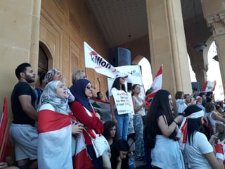 Protestierende Frauen in Libanon Protestierende Frauen in Libanon