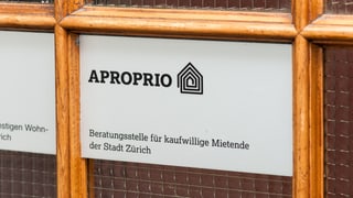 Haustüre der Beratungsstelle Aproprio der Stadt Zürich