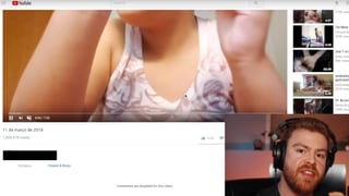 Ein Mann vor einem Video eines Mädchens. Ein Mann vor einem Video eines Mädchens.