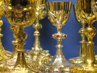 Grosse Messkelchsammlung mit Stücken aus dem 17., dem 18. und dem 19. Jahrhundert. Die meisten wurden der Kirche von reichen Patrizierfamilien geschenkt.
