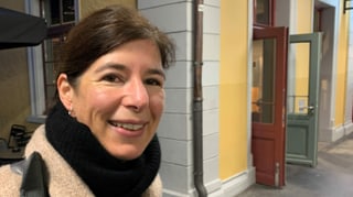 Simona Brizzi am Bahnhof Baden Simona Brizzi am Bahnhof Baden