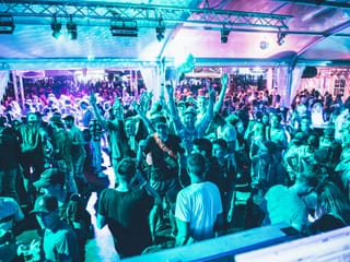 Die Crowd eskalierte
