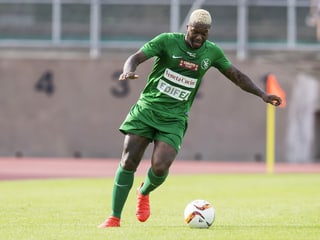 Djibril Cissé am Ball. Djibril Cissé am Ball.