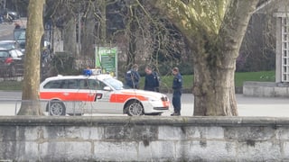 Polizeiauto an Aare