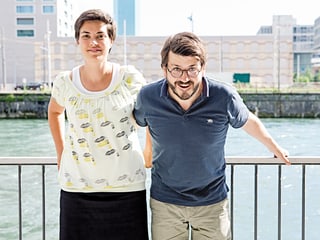 Camille Roseau und Christoph Good an der Limmat.