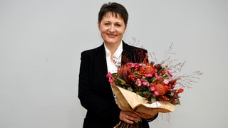 Franziska Roth mit Blumenstrauss