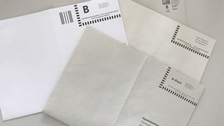 Verschiedene Rückantwort-Couverts. Verschiedene Rückantwort-Couverts.