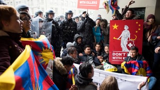 Tibeter protestieren gegen den Staatsbesuch von Xi Jinping.