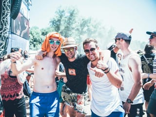 Sie feierten die schwedische Rockband Royal Republic.