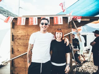 Rika Brune mit Parkway-Drive-Sänger Winston McCall