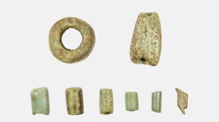 ein Scan von verschiedenen Fundstücken aus Jade ein Scan von verschiedenen Fundstücken aus Jade